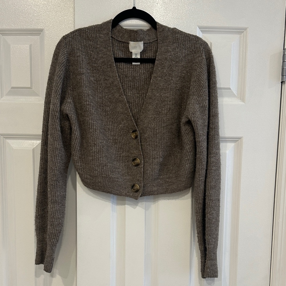 H&M Taupe Cropped V-Neck Button Cardigan